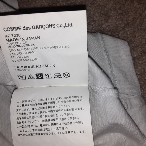 MEN'S COMME DES GARCONS PLAY - HALF POLKA DOT TSHIRT - Picture 7 of 8